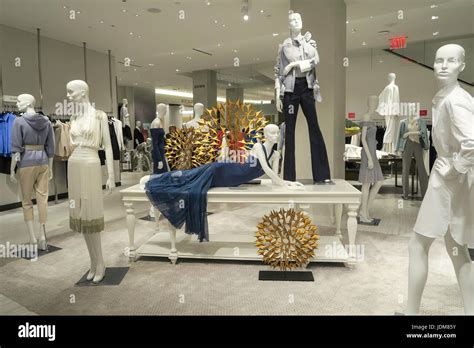 Saks Fifth Avenue Flagship Department Store, NYC, USA Stock Photo - Alamy