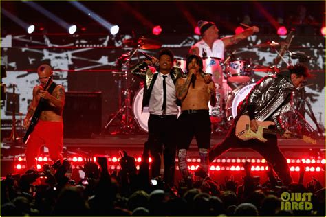 Full Sized Photo of bruno mars super bowl halftime show 2014 video watch now 05 | Photo 3046579 ...