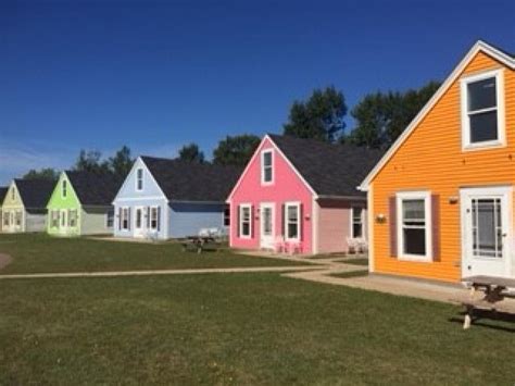 Chalets Parlee Beach Cottages / #ExploreNB / Tourism New Brunswick