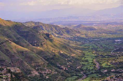 yemen landscape - Google Search | Beautiful places on earth, Tribes of the world, World heritage ...