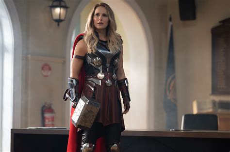 “Thor: Love and Thunder” Made Me Emotional About Natalie Portman’s Arms ...