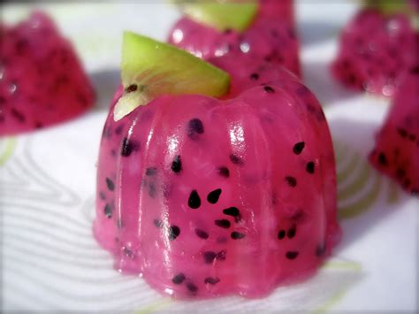 Prueba la pitahaya en esta deliciosa gelatina