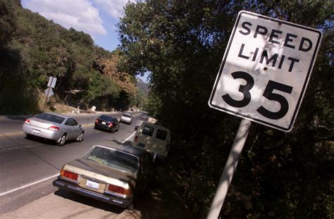 As Traffic Deaths Grow, So Does the Need for Speed Governors - Bloomberg