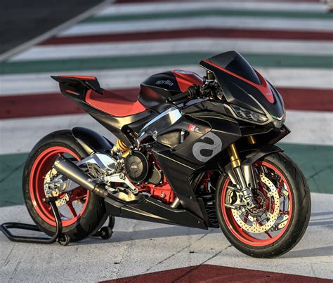 2019 First Look: Aprilia Concept RS 660 | Top Speed