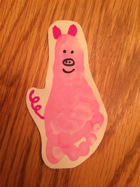 Footprint Pig #barnyardcraftsforpreschoolers | Toddler art projects, Baby art projects, Animal ...