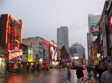 Yonge Street, Toronto | Drizzly day on Yonge Street, T.O. | Flickr