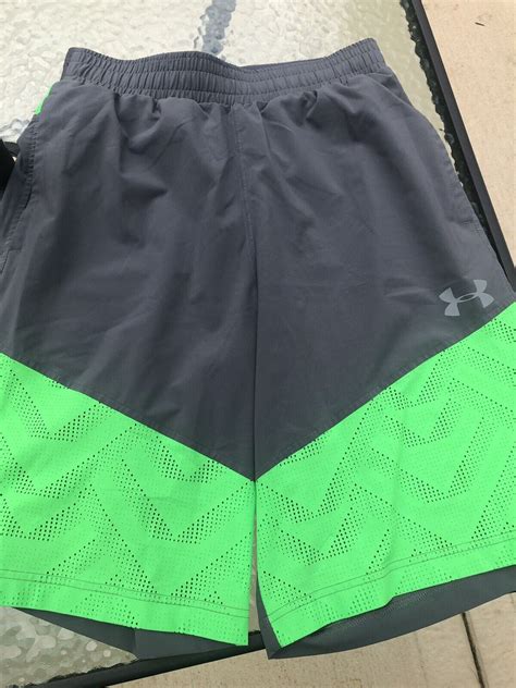 Under Armour Mens Fitted Athletic Shorts. size Medium… - Gem