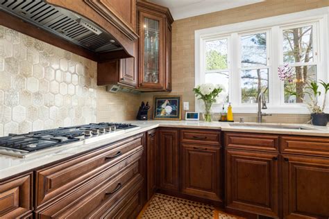 A Complete Guide to Farmhouse Kitchen Cabinets