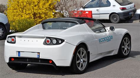 Tesla's Original Roadster: Price, Specs and Range of the Vehicle That Sparked the Electric ...