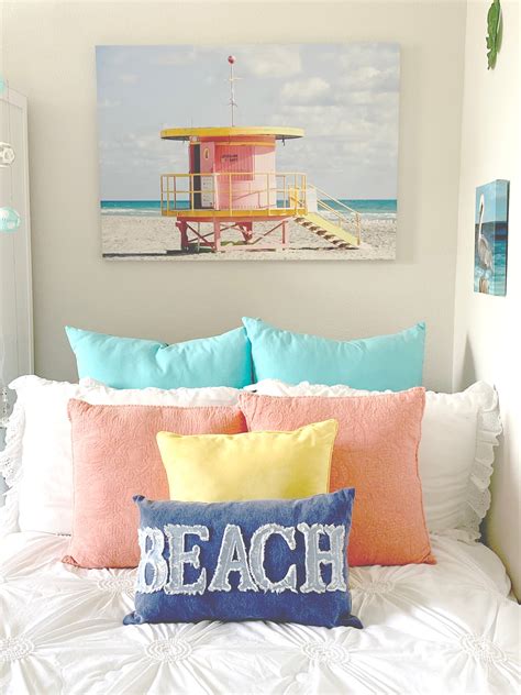 Teen Girl Beach Themed Bedroom Inspiration + Decorating Tips ...