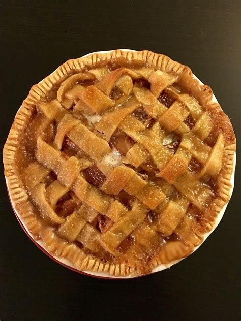 [homemade] Caramel Crusted Apple Pie : r/food