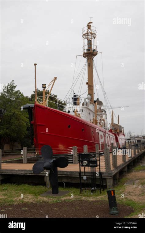 Lightship Portsmouth Virginia Naval Shipyard Museum Stock Photo - Alamy