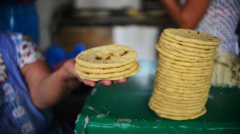 ¿Chengas y tortillas son lo mismo? Esta comida pone en disputa a ...