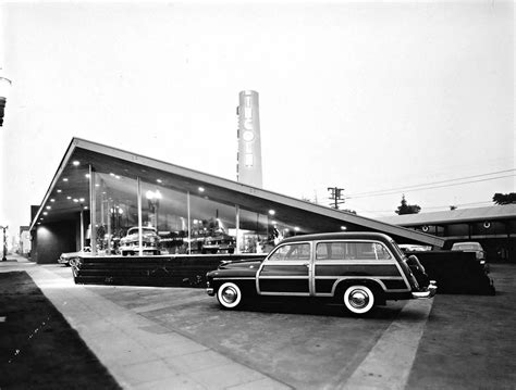 Lincoln Mercury dealership Towers Motors in Glendale, California, 1949 ...