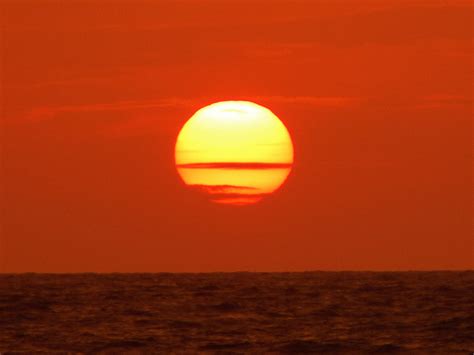 As we wait for evening... | Sunset over Negombo Beach, Sri L… | Flickr