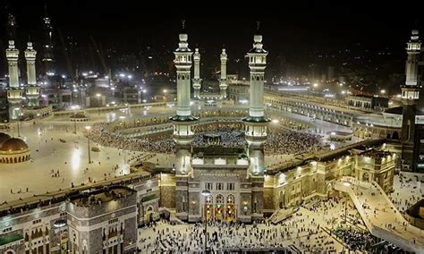 7 Masjid Terbesar di Dunia, Salah Satunya dari Indonesia - Parboaboa