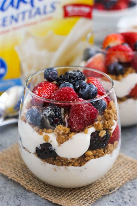 Berry Yogurt Breakfast Bowl | FaveSouthernRecipes.com