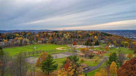 Autumn Foliage Arnold Park Vestal New York | 4K - YouTube