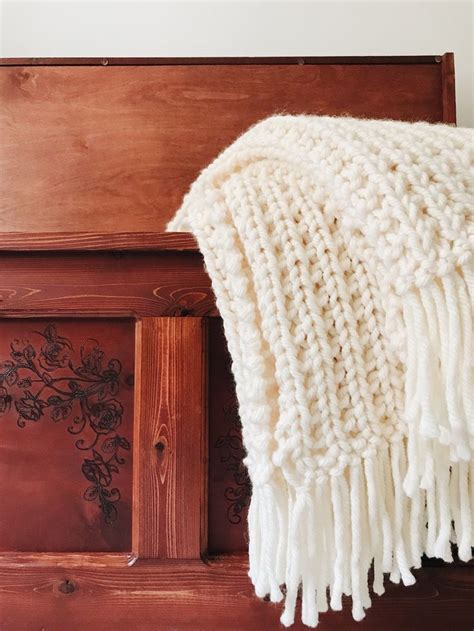 FREE KNITTING PATTERN: The Chunky Ribbed Fringe Knit Blanket by BrennaAnnHandma… | Chunky ...