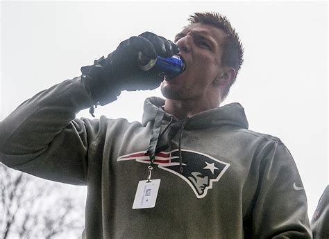 Rob Gronkowski Is Now On Tom Brady's Insane Diet, But He Made One ...