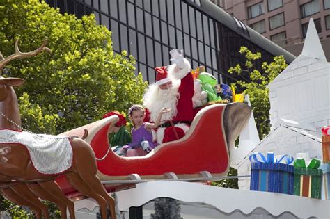 Auckland Farmers Santa Parade! | The Santa Parade is at 2pm on 30 ...