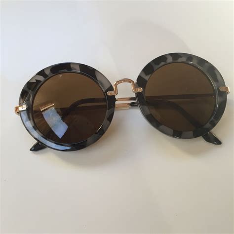 Blue Tortoise Shell Round Sunglasses | Round sunglasses, Sunglasses, Fashion sunglasses