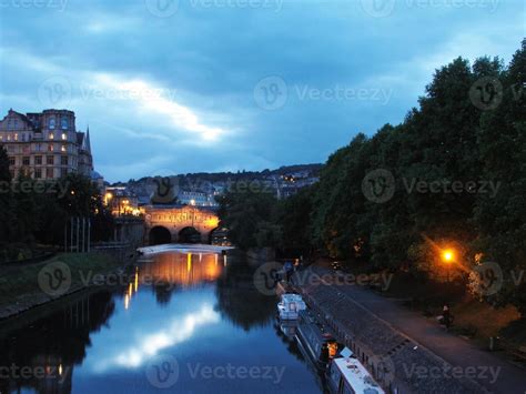 Pulteney Bridge at Night 959019 Stock Photo at Vecteezy