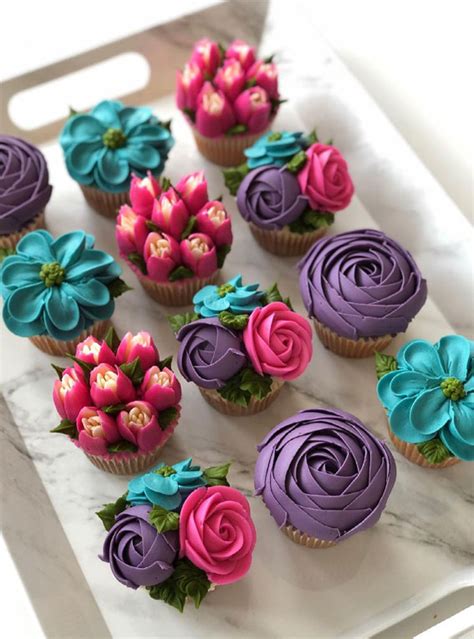 35+ Cute Buttercream Cupcake Decorating Ideas : Colorful Cupcakes