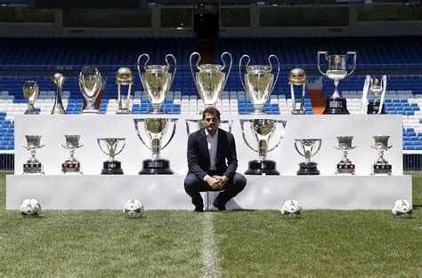 Iker Casillas says farewell to the Bernabeu - Mirror Online