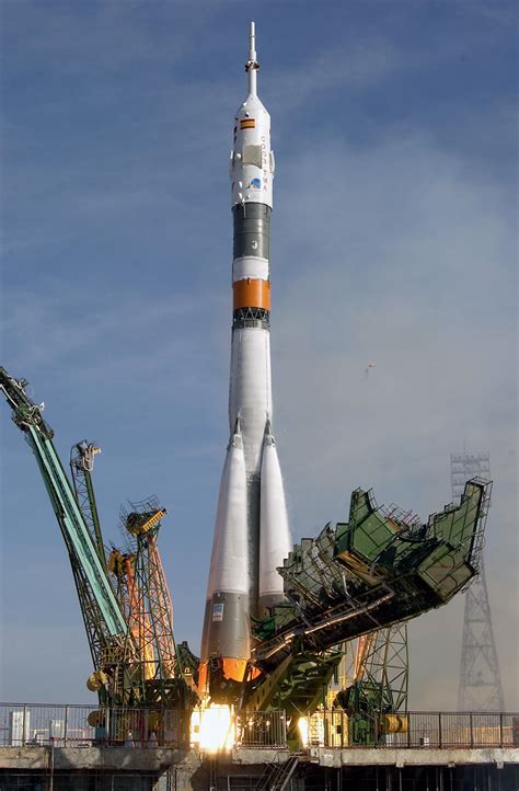 File:Soyuz TMA-3 launch.jpg - Wikipedia, the free encyclopedia