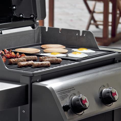 Weber 7598 Porcelain-Enameled Cast Iron BBQ Griddle For Spirit 300 Series Gas Grills : BBQ Guys