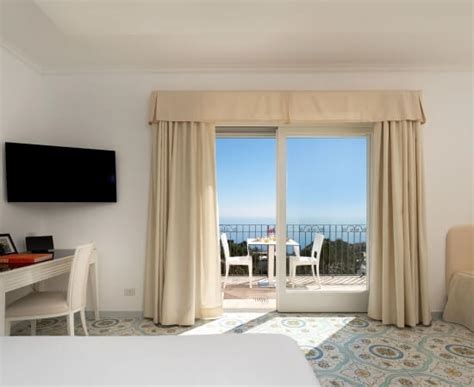 Triple room sea view - Capri Island - Hotel Syrene