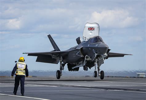 In Pictures: UK F35B makes British history on HMS Queen Elizabeth | by ...