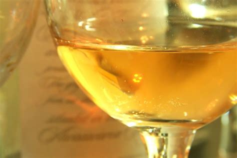 Sauternes: Your Guide to France's Favorite Dessert Wine - Sommailier ...