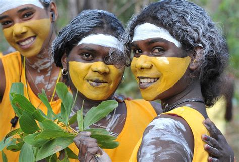 Adventure in Culture - Women’s Tour of Yolŋu Homeland, East Arnhem Land - Australian Geographic