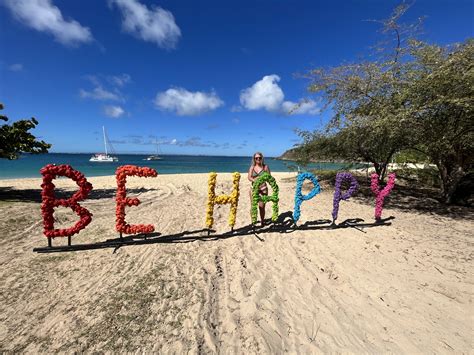 Happy Bay Beach - SXM Naturist