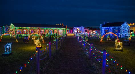 Photos: The Christmas Ranch Will Wow You With Its Million Holiday ...