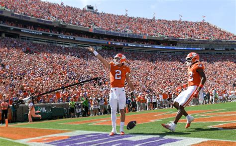 Clemson vs NC State: Game updates, live score in college football