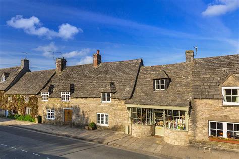 Corfe Castle Village - Dorset Guide