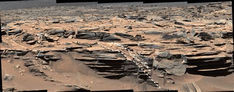 NASA's Curiosity rover discovers water-rich fracture halos in Gale Crater | ASU News