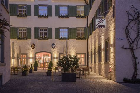 Innenhof beleuchtet im JUFA Hotel Meersburg - VRM-Reisen