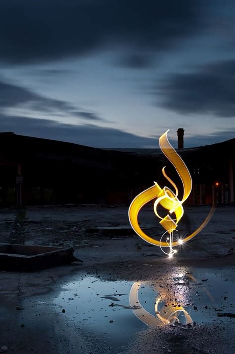 Calligraphic Light Paintings by Julien Breton | Inspiration Grid | Light painting photography ...