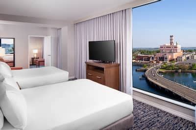 Where to Stay in Boston - Boston City Guides - Hilton