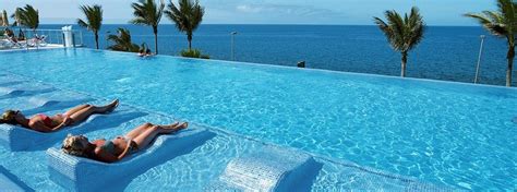 Club Hotel Riu, Gran Canaria | Infinity Swimming Pools