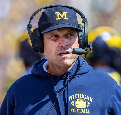 Football-quiz-Michigan