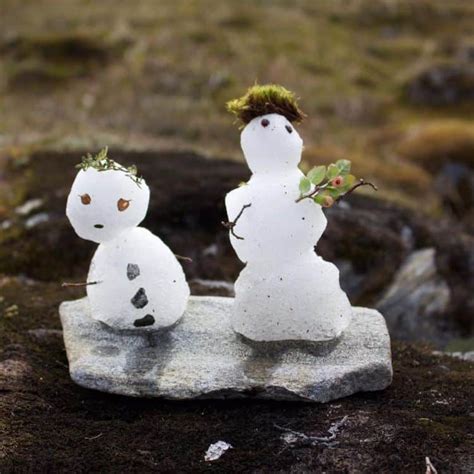 24 Cool Snowman Ideas For Outside 2024 - A Nest With A Yard