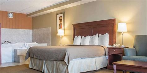 Quality Inn & Suites (Niagara Falls): What to Know BEFORE You Bring Your Family