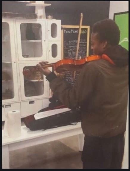 The late Elijah McClain playing his violin to cats at a shelter so they ...