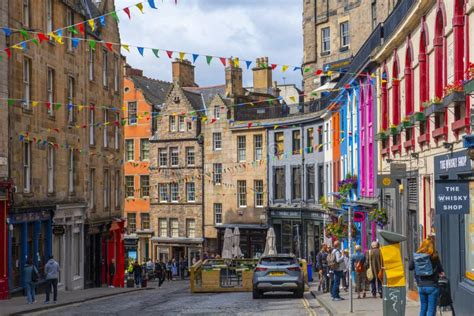 Victoria Street, Edinburgh, Scotland, UK Editorial Image - Image of ...