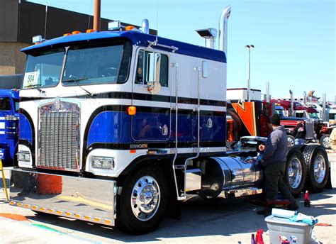 Kenworth Cabover Photo Gallery - Classic Big Rigs